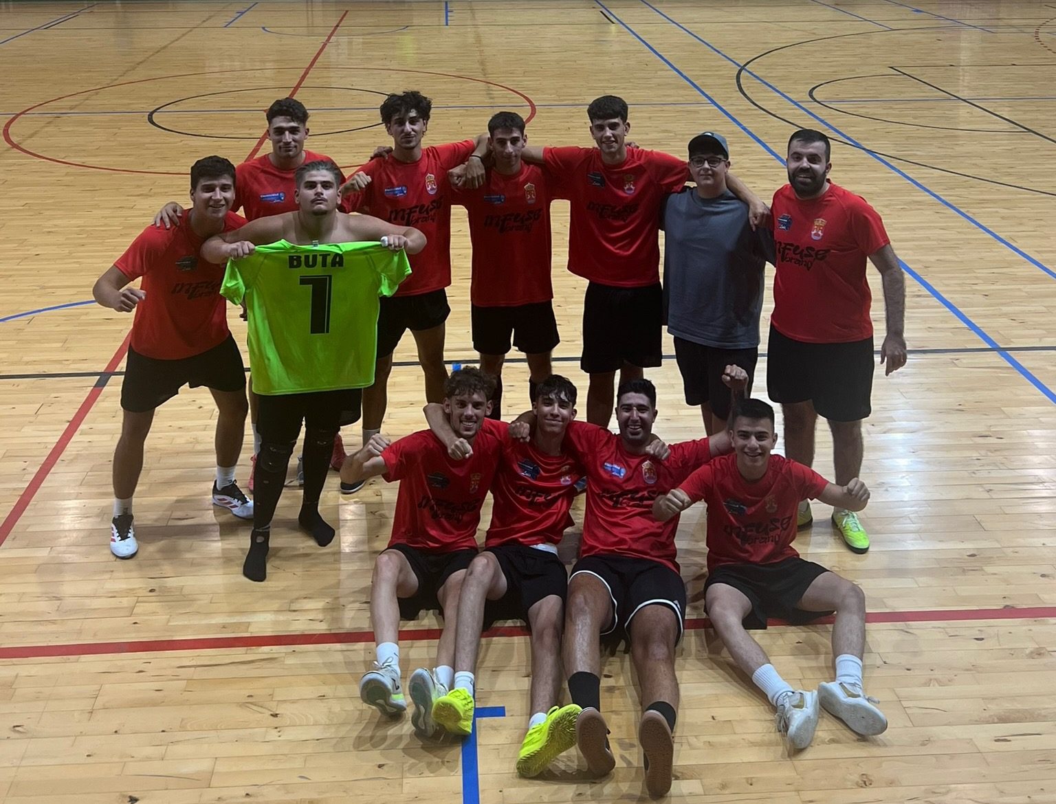 Jugadores del Cebrones FC con la equipación roja